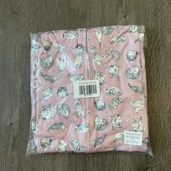 Taylor Swift Official Pink Cat XS Meredith and Olivia Pajamas Jumpsuit One Piece - Picture 3 of 3